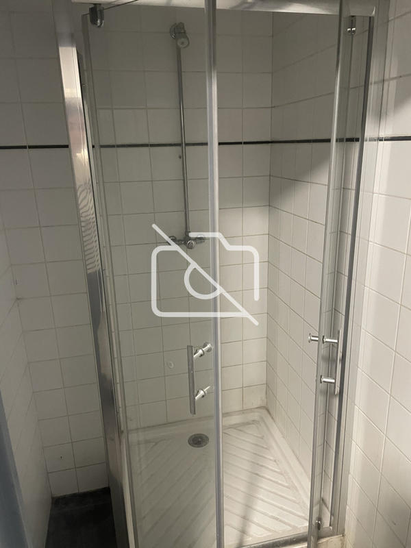 Entrepôt - 3 000 m²