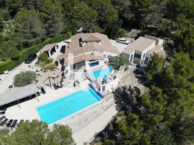 Maison chambre d'hôtes - 420 m² - 19 pièces