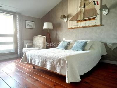Maison chambre d'hôtes - 176 m² - 9 pièces