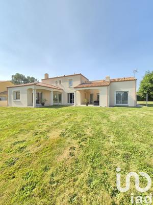 Maison - 177 m² - 7 pièces