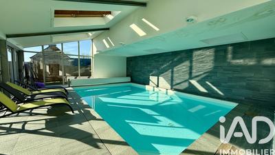 Maison - 209 m² - 8 pièces