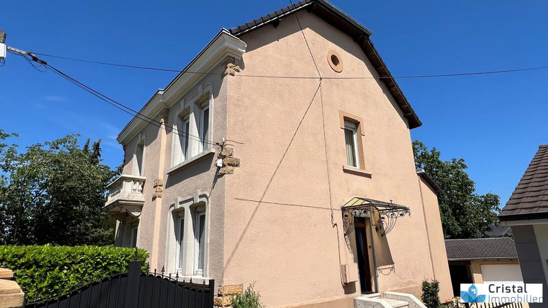 Maison - 177 m² - 8 pièces