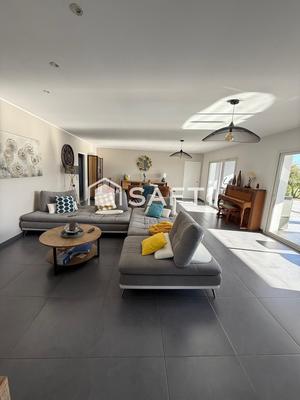 Maison - 170 m² - 5 pièces