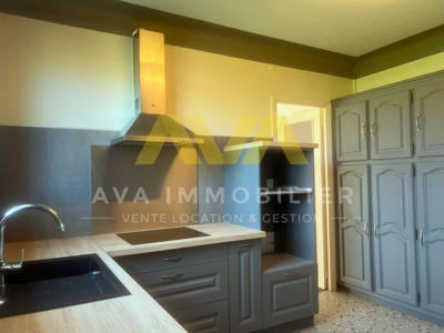 Maison - 202 m² - 8 pièces