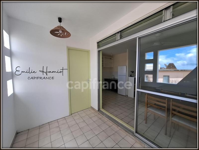 Studio - 30 m² - 1 pièce