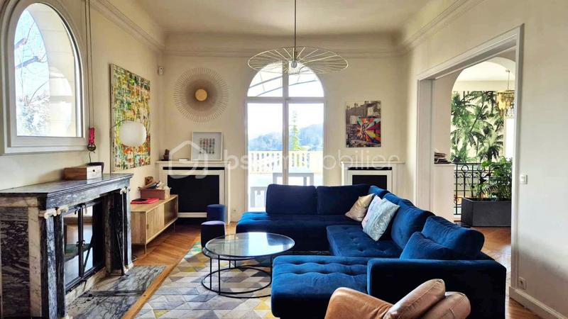 Demeure - 564 m² - 19 pièces