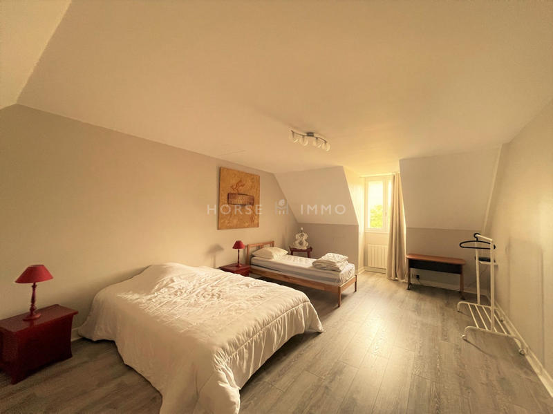 Maison - 345 m² - 7 pièces