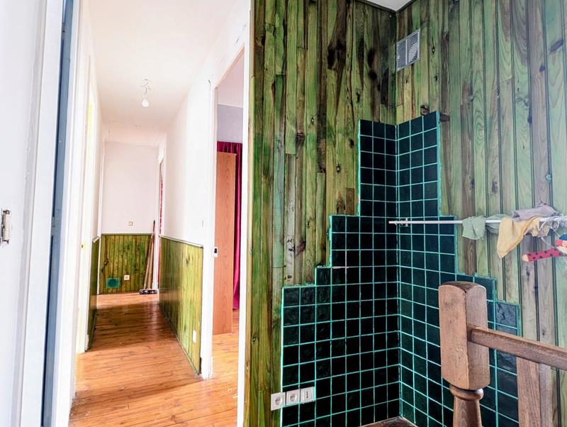 Maison - 180 m² - 8 pièces