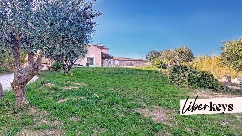 Propriété - 276 m² - 9 pièces