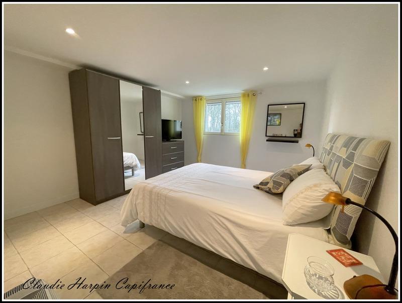 Maison - 255 m² - 9 pièces