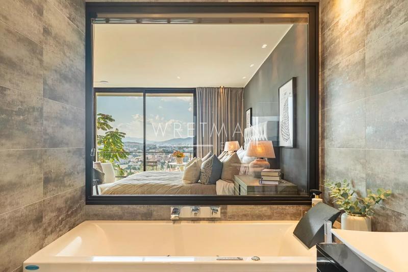 Villa - 242 m² - 6 pièces