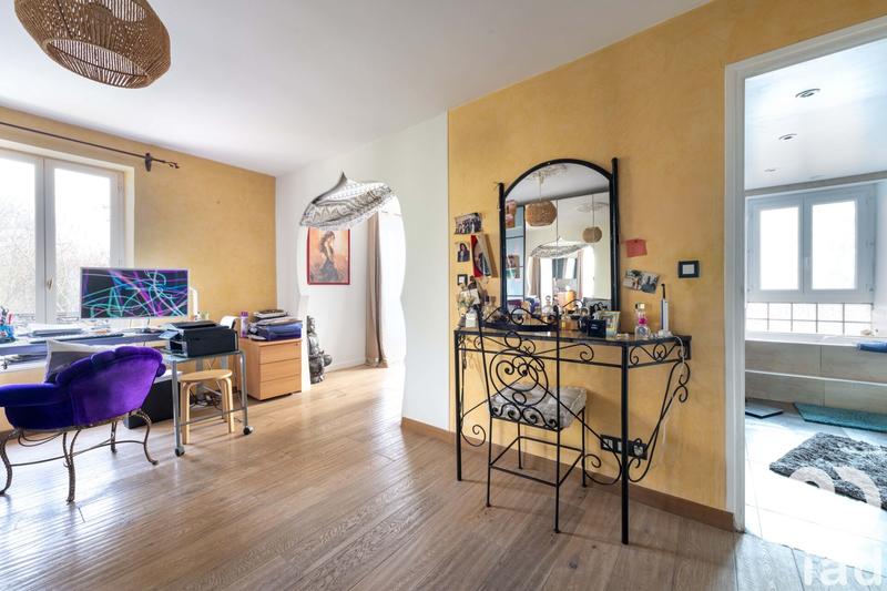 Maison - 225 m² - 6 pièces