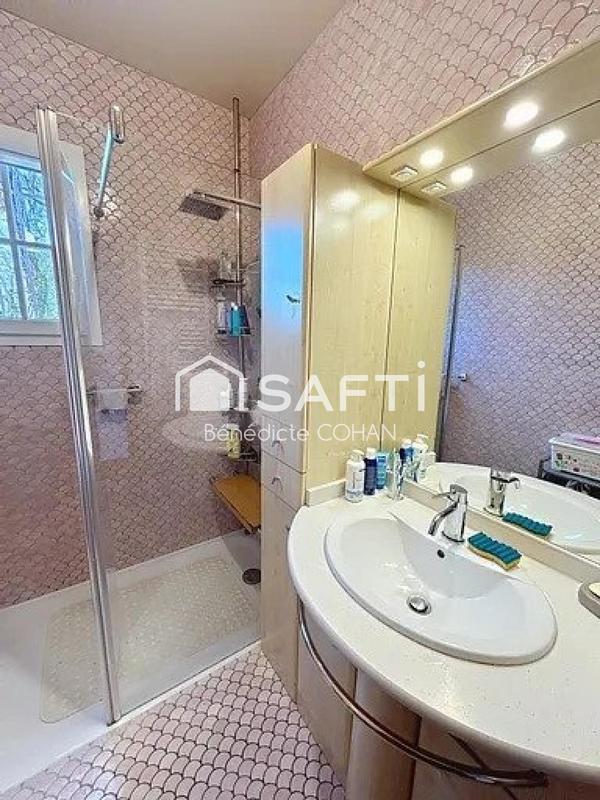 Maison - 209 m² - 8 pièces