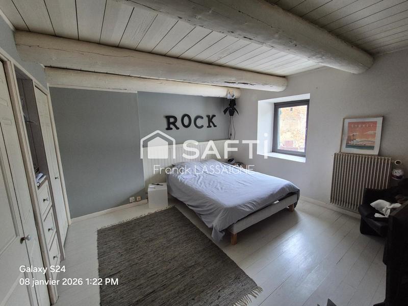 Maison - 237 m² - 7 pièces