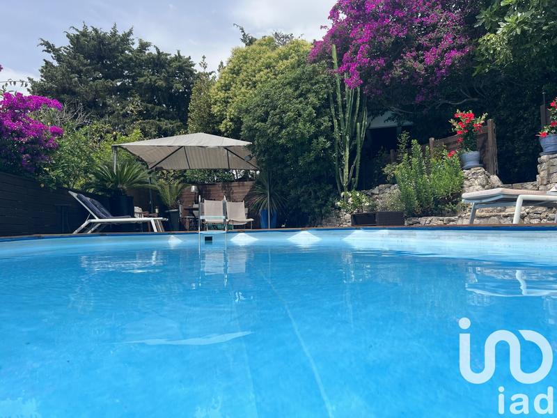 Maison - 210 m² - 8 pièces