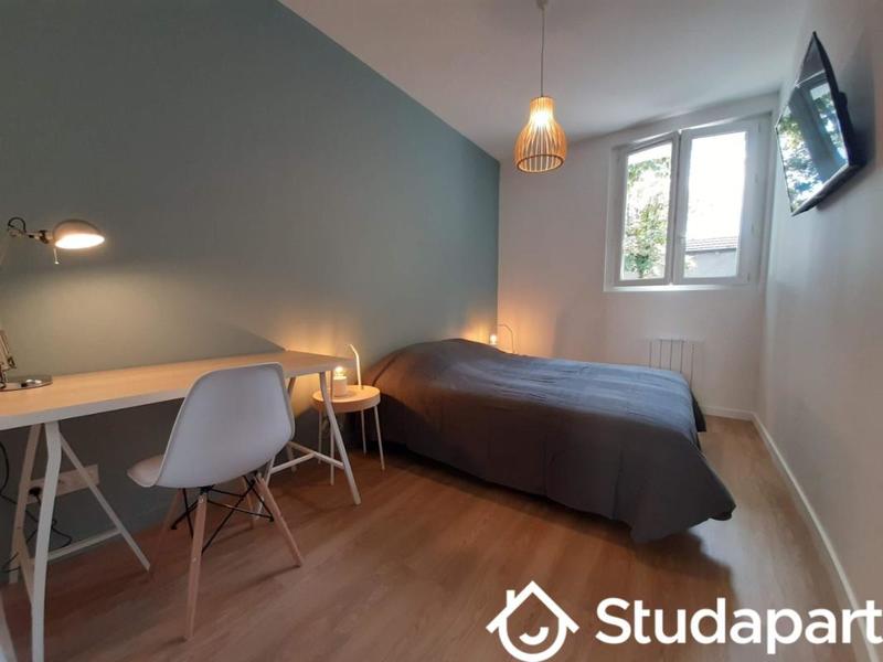 Chambre - 13 m² - 1 pièce