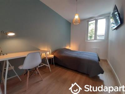 Chambre - 13 m² - 1 pièce