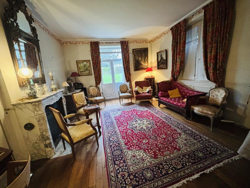 Maison - 355 m² - 13 pièces