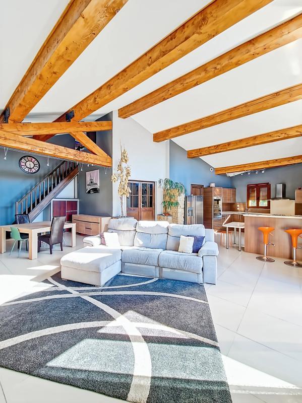 Maison - 240 m² - 6 pièces