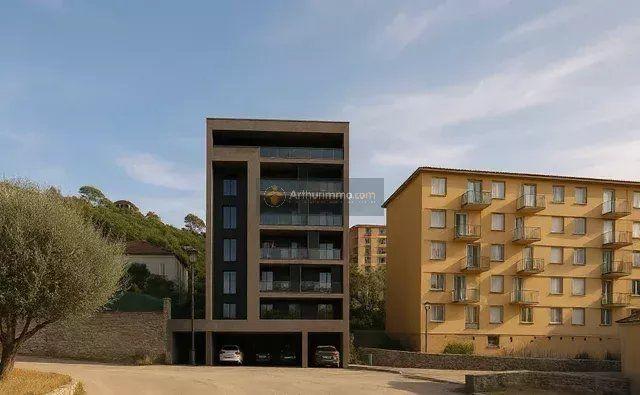 Appartement - 77 m² - 3 pièces