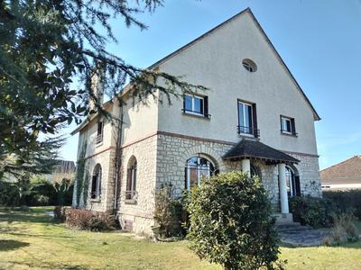 Maison - 291 m² - 12 pièces