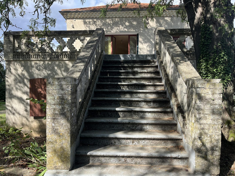 Bastide - 300 m² - 1 pièce