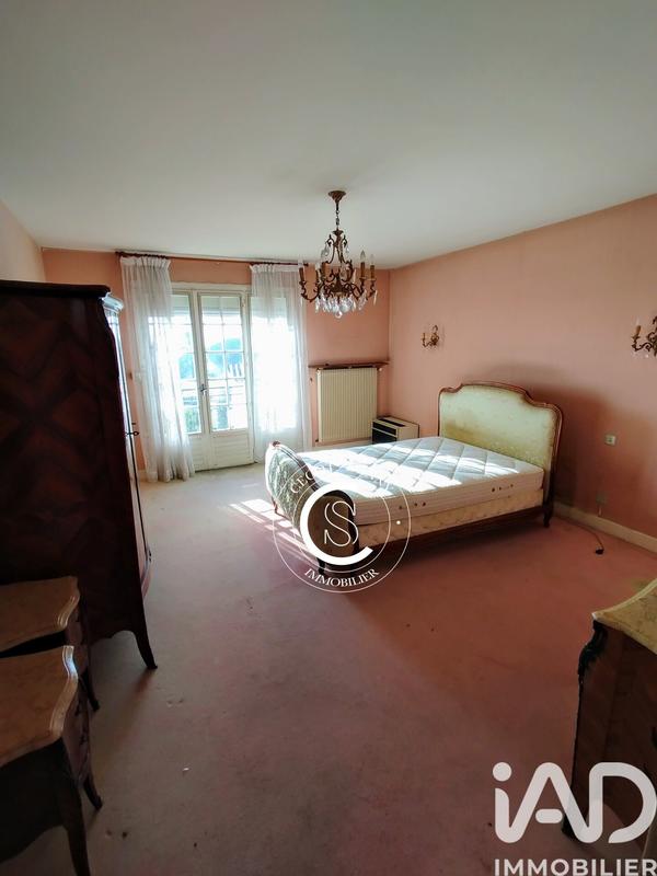 Maison - 230 m² - 6 pièces