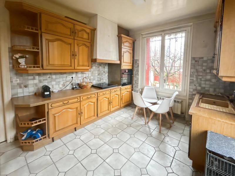 Maison - 263 m² - 8 pièces