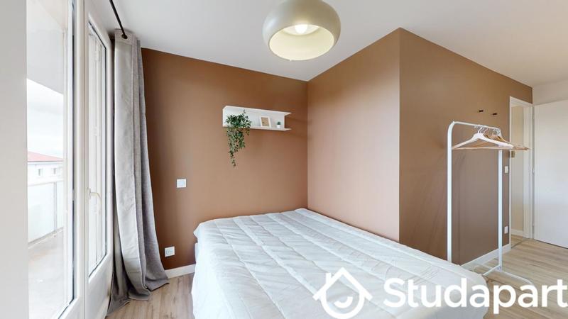 Chambre - 11 m² - 1 pièce