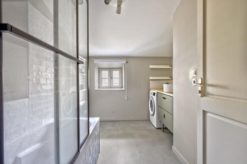 Appartement ancien - 102 m² - 4 pièces