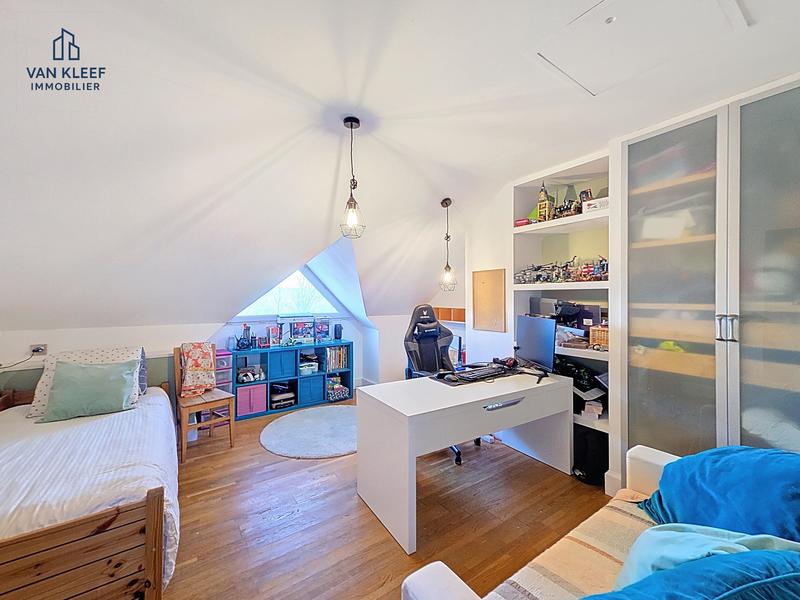 Maison traditionnelle - 180 m² - 7 pièces