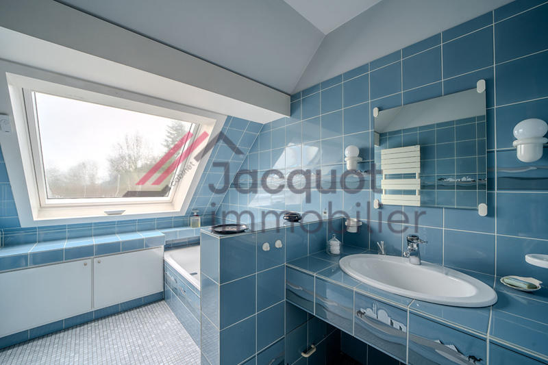 Maison - 385 m² - 12 pièces