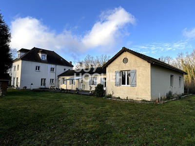 Maison - 321 m² - 8 pièces