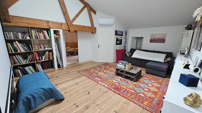 Maison - 285 m² - 11 pièces