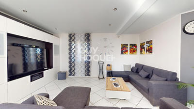 Maison - 220 m² - 7 pièces