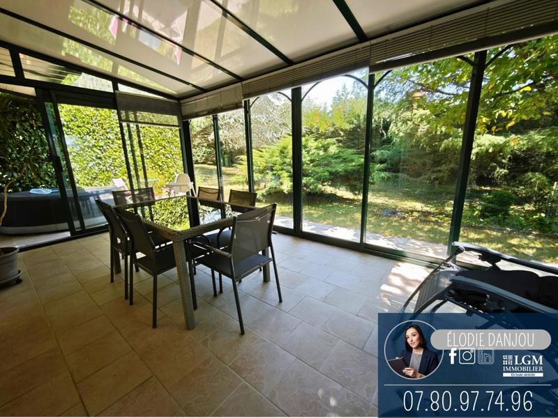 Maison - 180 m² - 6 pièces