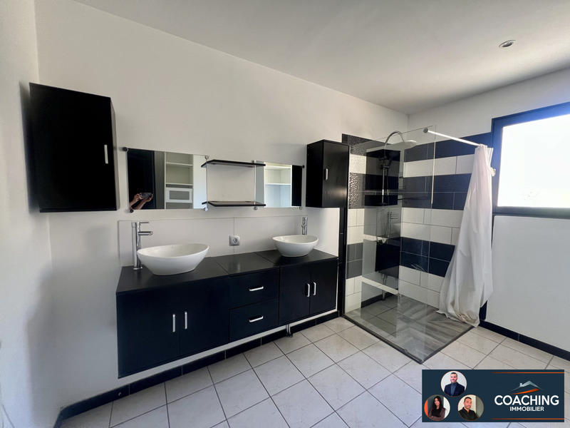 Maison - 182 m² - 10 pièces