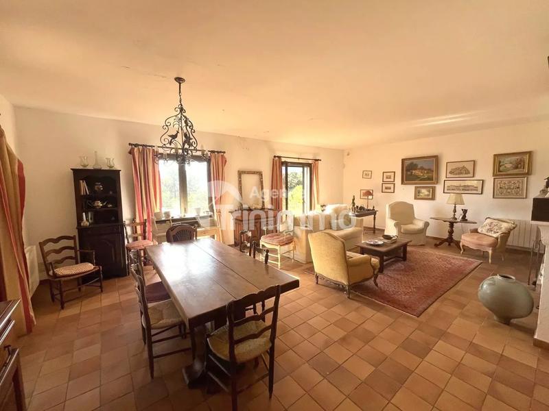 Maison - 195 m² - 6 pièces