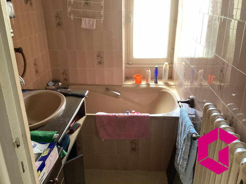 Maison traditionnelle - 168 m² - 9 pièces