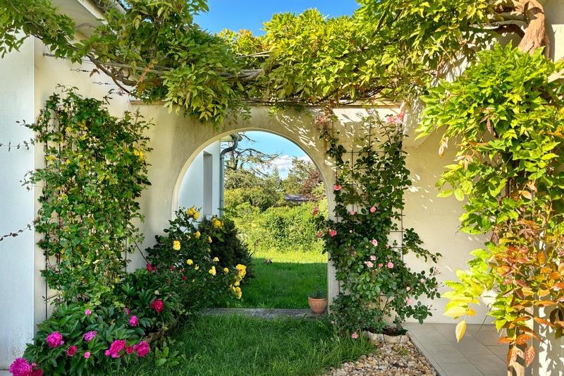 Maison - 210 m² - 6 pièces