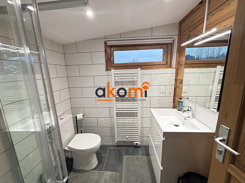 Maison traditionnelle - 241 m² - 10 pièces