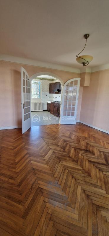 Demeure - 90 m² - 6 pièces