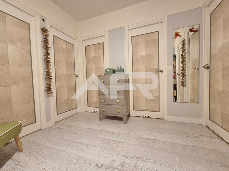 Maison - 95 m² - 6 pièces