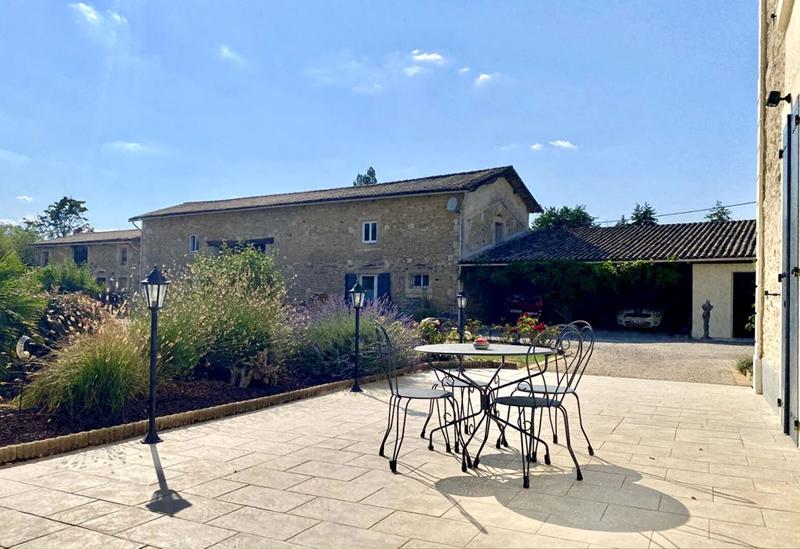 Maison - 240 m² - 6 pièces