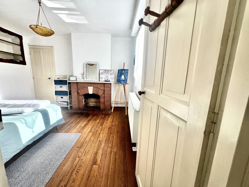 Maison jumelée - 240 m² - 11 pièces