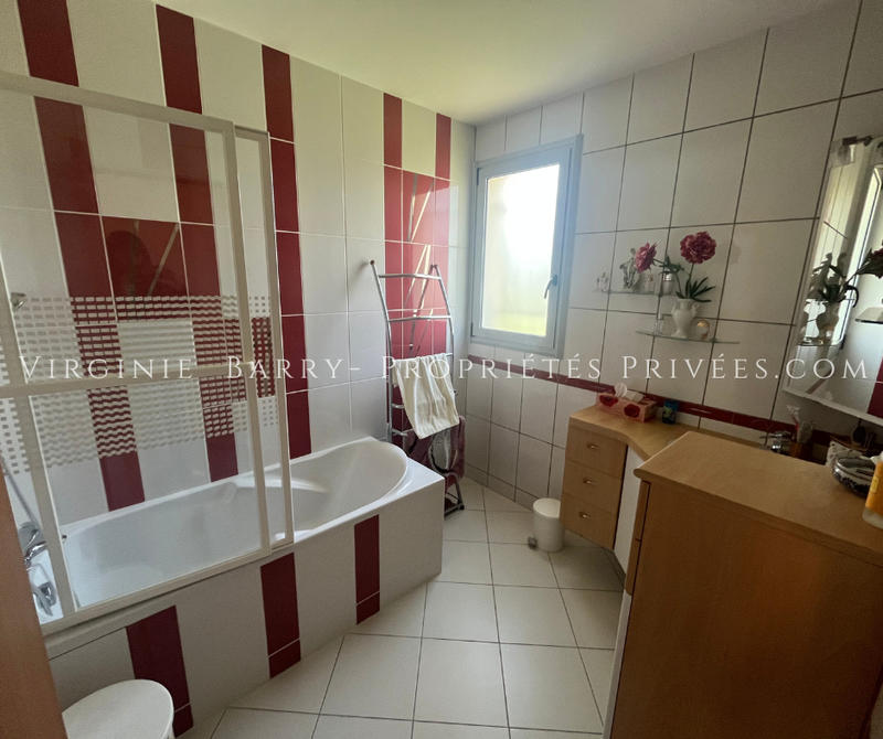 Maison - 300 m² - 7 pièces