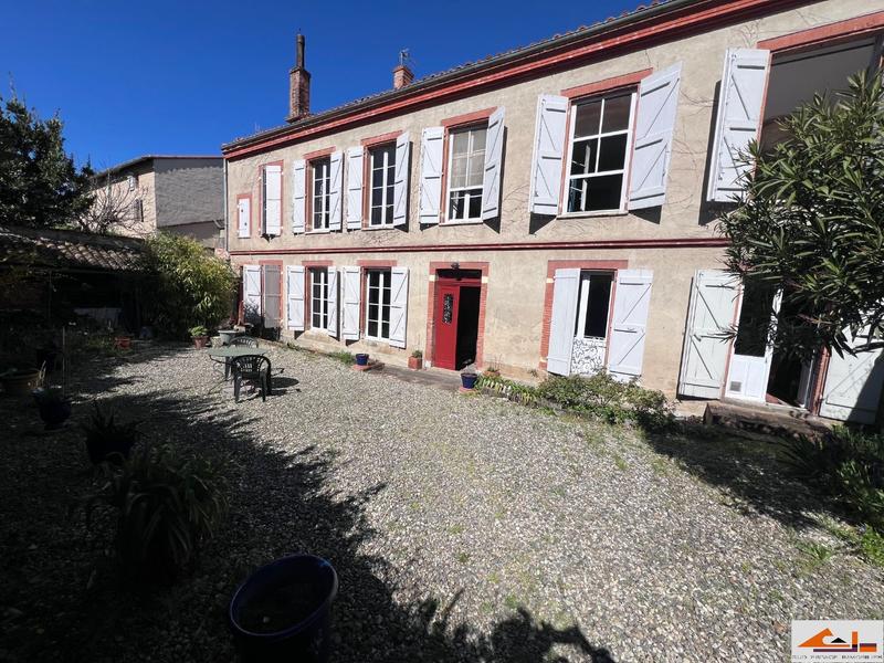 Maison - 380 m² - 8 pièces