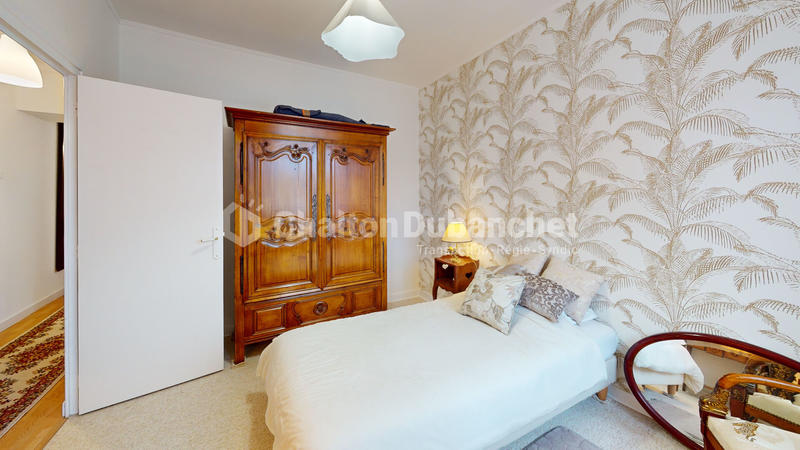 Maison - 188 m² - 8 pièces