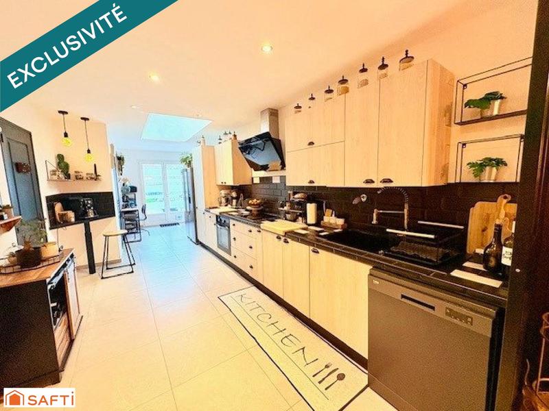 Maison - 157 m² - 8 pièces