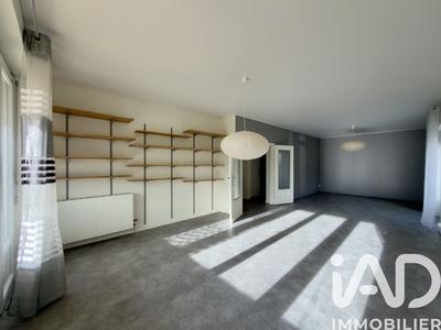 Appartement - 90 m² - 3 pièces